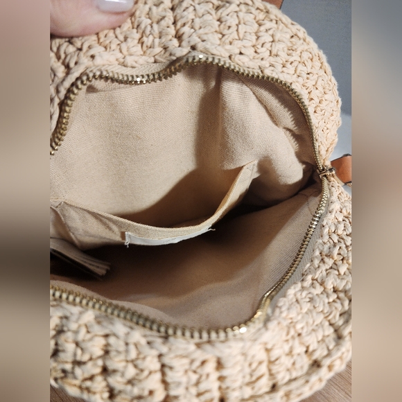 H&M round handbag or shoulder bag. - Picture 7 of 7